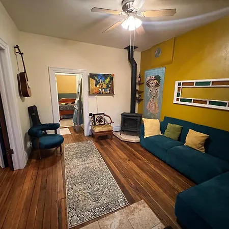 La Casita Colorada, 12 Block To River Str#865